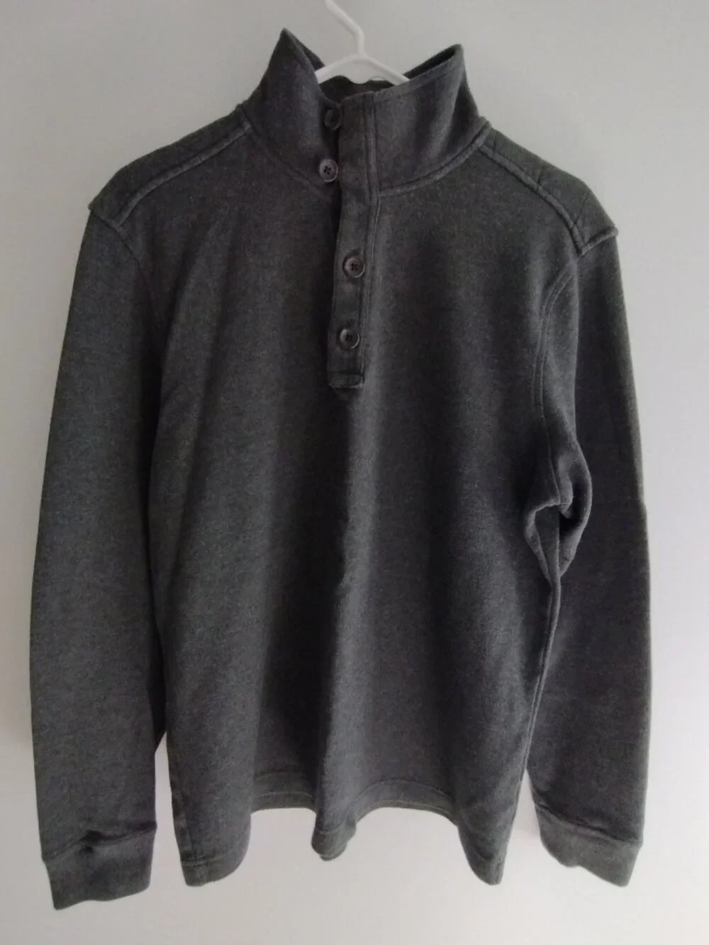 Banana Republic Men's Gray Pullover 4 Button Stand Collar Quilted Yoke